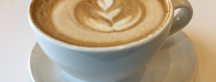 Blue Bottle Coffee is one of Danさんのお気に入りスポット.