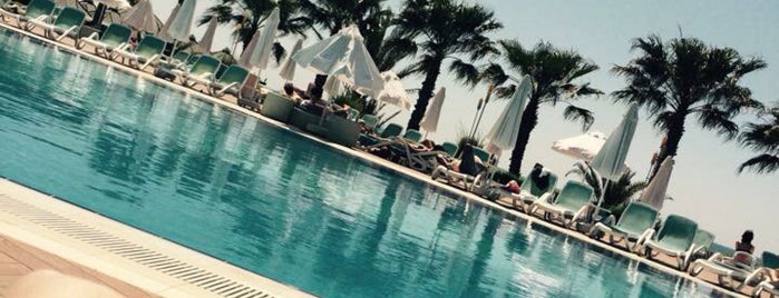 Paloma Oceana Resort Pool is one of สถานที่ที่ Pınar Arıkaya ถูกใจ.