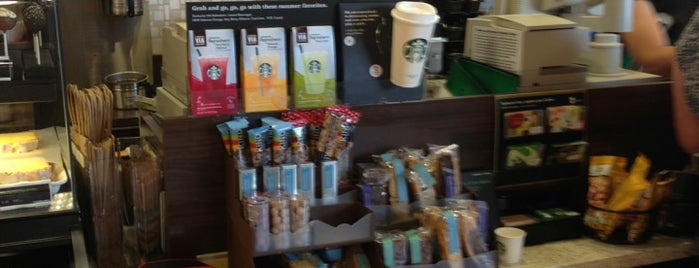 Starbucks is one of Deborah : понравившиеся места.