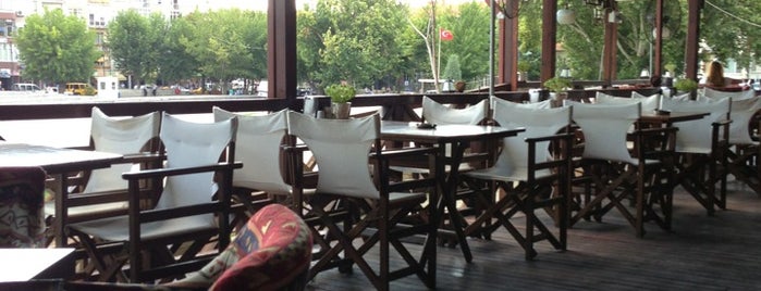 T-Cafe & Restaurant is one of Tempat yang Disukai Ayla.