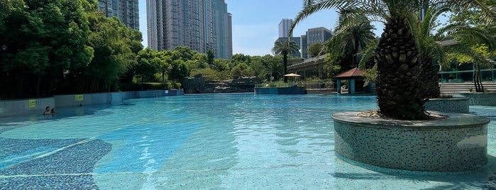 Shimao Riviera Pool is one of best of shanghai.