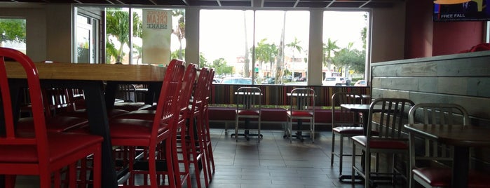 Arby's is one of Tempat yang Disukai Menossi,.