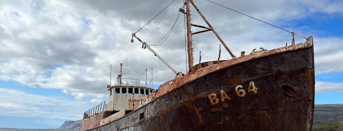 Shipwreck Garður is one of Iceland.