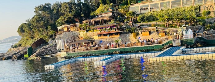 Liya  Beach Resturant is one of İstanbul.