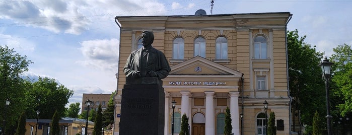 Памятник И. М. Сеченову is one of УНИВЕРЧИК.
