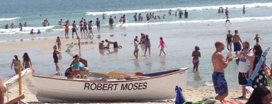 Robert Moses State Park Beach is one of Tempat yang Disukai Jessica.