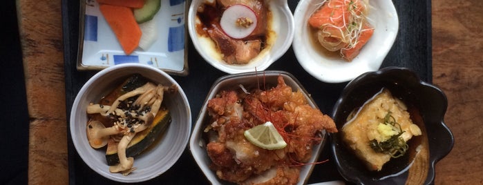 Kingyo Izakaya 金魚居酒屋 is one of Nichole'nin Kaydettiği Mekanlar.