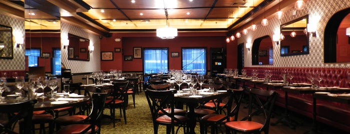Delmonico's Kitchen is one of The Fashion District List by Urban Compass.