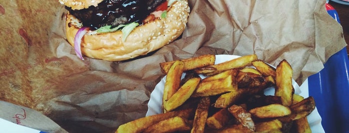 Burger's Bar is one of 2014 legjobb hamburgerei.