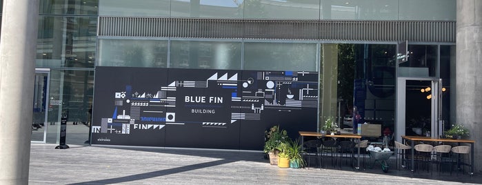Blue Fin Building is one of Posti che sono piaciuti a Mike.