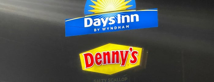 Denny's is one of Essen Florida.
