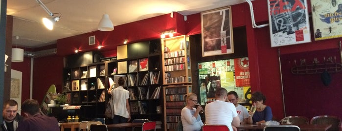 Pardon, To Tu is one of Warsaw Civic Cafes.