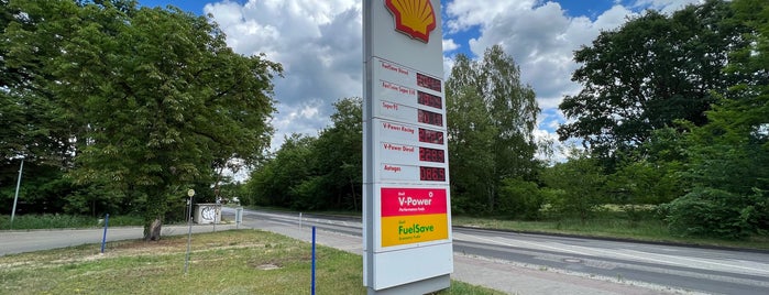 Shell is one of Andere  Orte.