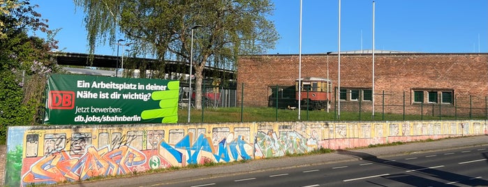 Bahnhof Erkner is one of arbeit.