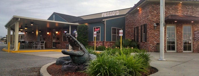 Fezzo's Seafood & Steakhouse is one of Lugares favoritos de Arma.