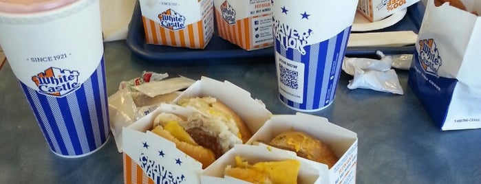 White Castle is one of Rossさんのお気に入りスポット.