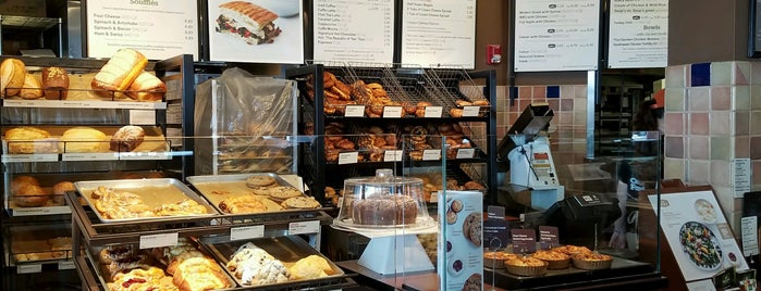 Panera Bread is one of Lugares favoritos de JJ.