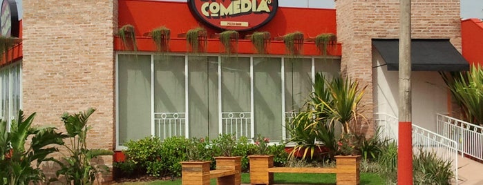 Divina Comédia Pizza Bar is one of Tempat yang Disukai Marcos.