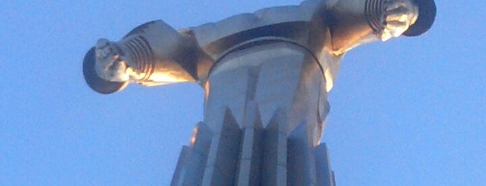 Yuri Gagarin Monument is one of いいね！.