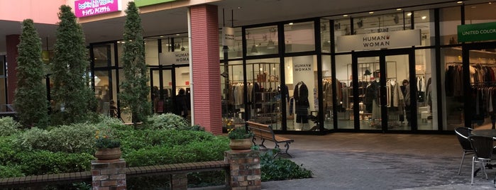 LUPICIA Bon Marché is one of イオンレイクタウン アウトレット.
