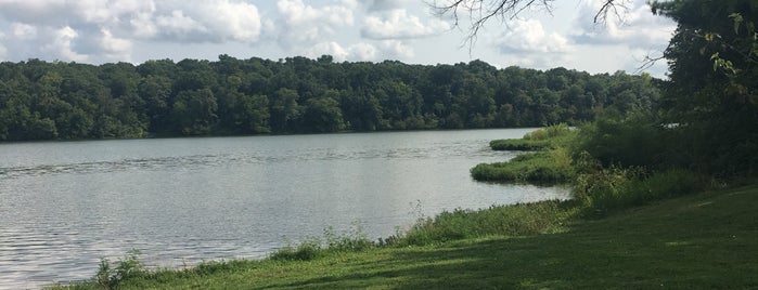 Shawnee Mission Park is one of Posti che sono piaciuti a Jenn 🌺.