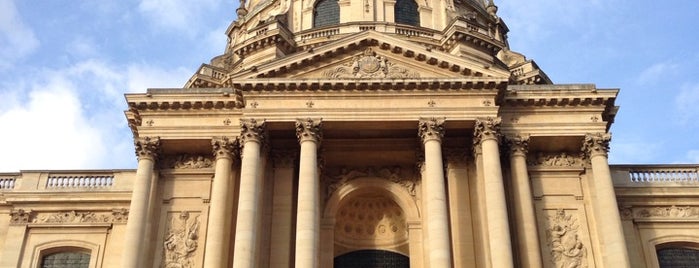 Palácio dos Inválidos is one of Paris.