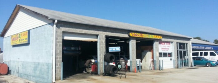 Velocity total Car Care is one of Lugares favoritos de Chester.