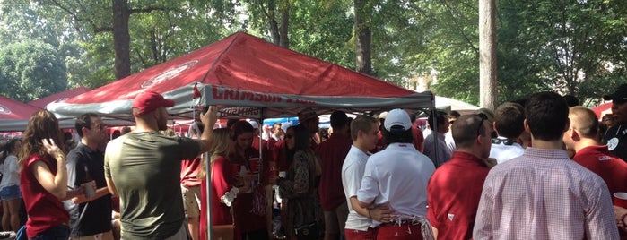University of Alabama Quad - Gameday Tent #17 is one of Aubrey Ramon : понравившиеся места.