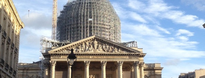 Panthéon is one of Parīžšš ☕️🥐.