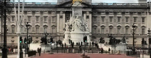 Buckingham Palace is one of Best of London.