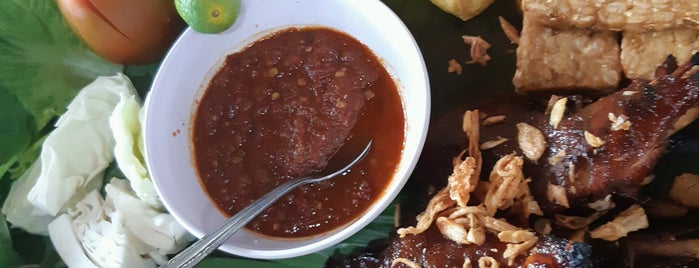 Griya Dahar Ibu Kadi is one of Indonesian Restaurants.