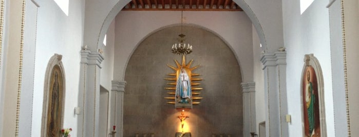 Iglesia de Tlacopac is one of สถานที่ที่ Alfonso ถูกใจ.