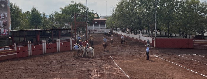 Lienzo Charro - La Tapatía is one of Lugares por visitar.