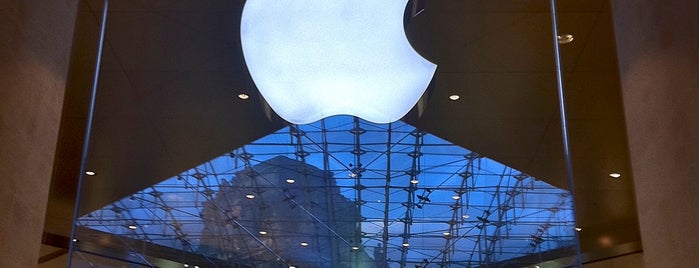 Apple Carrousel du Louvre is one of 1er arrondissement de Paris.