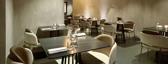Restaurant Euphoria is one of Micheenli Guide: Business dining in Singapore.
