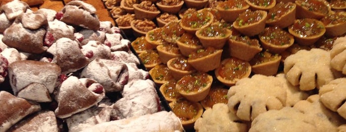 Kukis is one of İstanbul Desserts.
