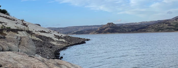Atıkhisar Barajı is one of Kesfedilecek yerler.