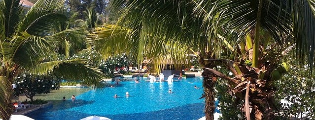 Phuket Naithon Resort is one of Места Тая.