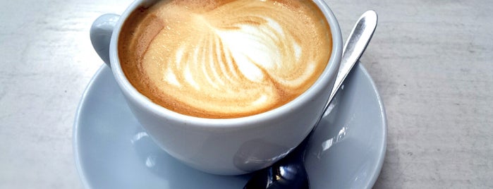Kaffeefabrik is one of Locais curtidos por Alina.