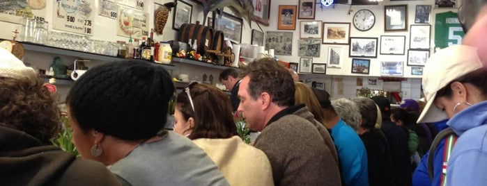 Swan Oyster Depot is one of Ian Grieve's SF Visit (4/16–4/23).