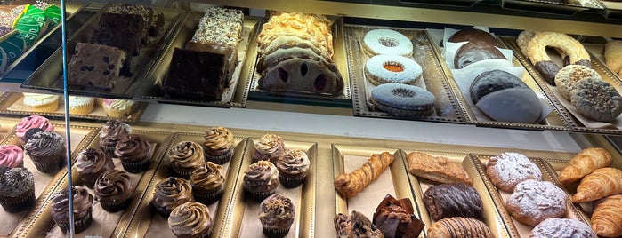 Amphora Bakery is one of Sweet Tooth.