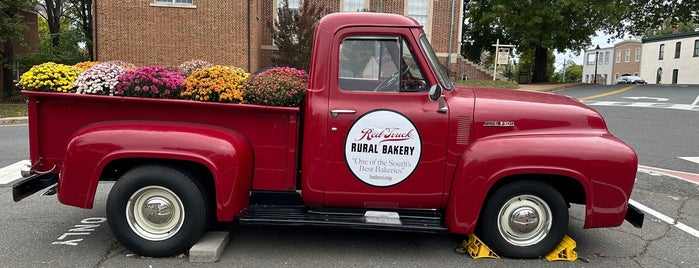 Red Truck Bakery is one of Put on Gogobot.
