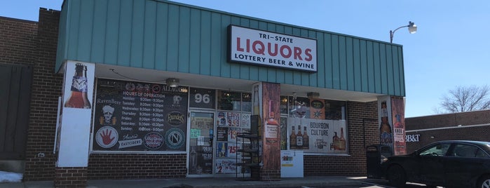 Tri State Liquors is one of สถานที่ที่ Richard ถูกใจ.
