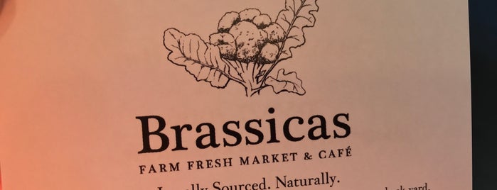 Brassicas Farm Fresh Market & Cafe is one of Wendi'nin Beğendiği Mekanlar.