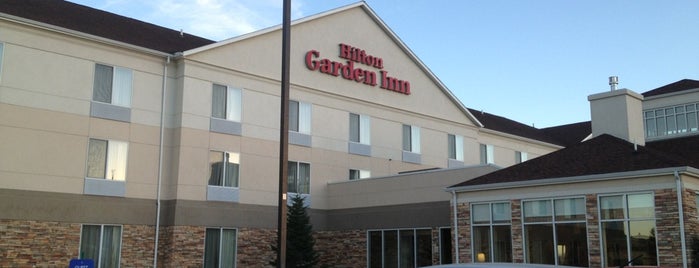 Hilton Garden Inn is one of Tempat yang Disukai Beverly.