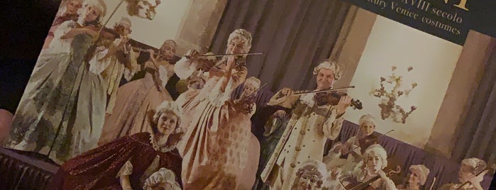 Opera e Concerto Scuola Grande Di San Teodoro is one of Huseyin'in Beğendiği Mekanlar.
