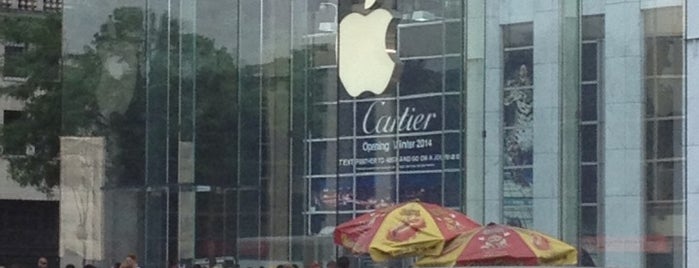 Apple Fifth Avenue is one of New York Places.