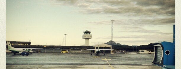 Bergen Lufthavn, Flesland (BGO) is one of Lugares favoritos de Sarah.