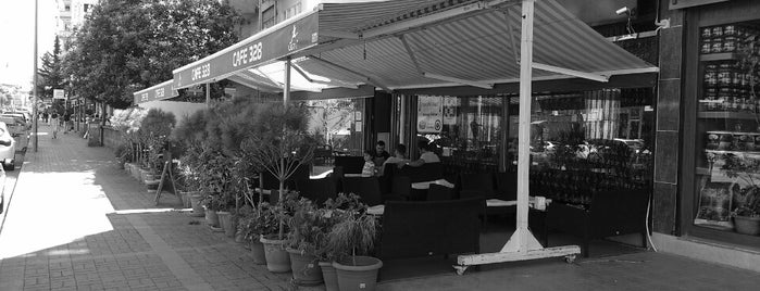 Cafe 328 is one of Tempat yang Disukai M Salih YAŞAR .