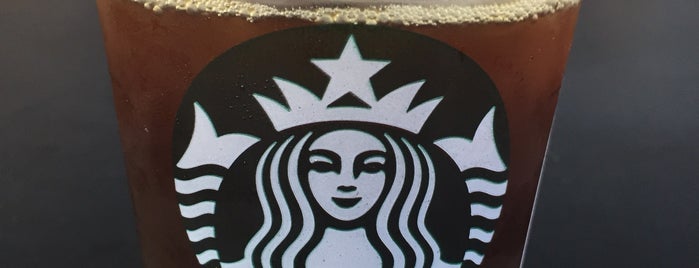 Starbucks is one of Orte, die Vasundhara gefallen.